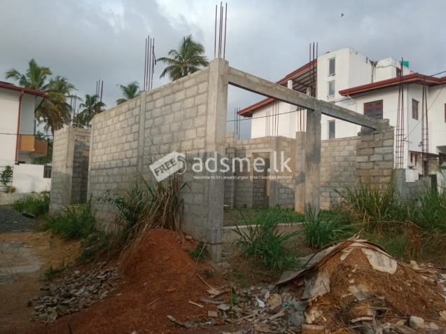 Land for Sale with partly built house- Ja-ela