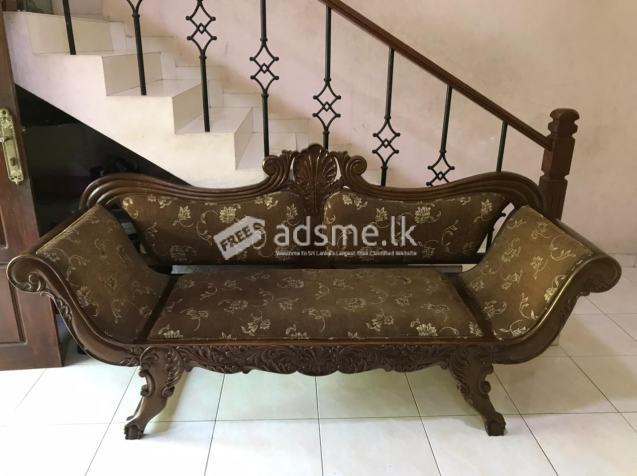 Mahogani Crafted Couch