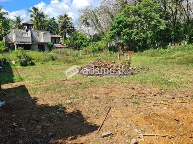 Homagama, Pitipana 6 Perches bare land for Sale in Proximity to Educational Institutions!