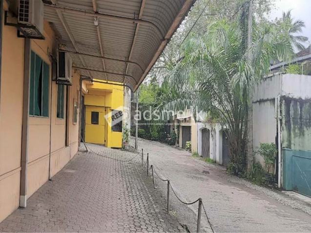 Three Storied Commercial Building for Sale at Colombo 06.