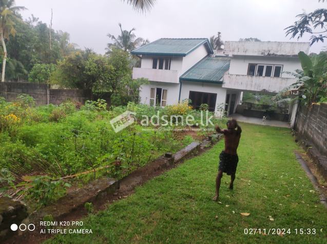 මිලේනියමි සිටියට මිටර් 900M පර්චස් 15 ඉඩම සමග තටිටු 3 නිවස ඉක්මණට විකිණිමට  අමතන්න 0764267657