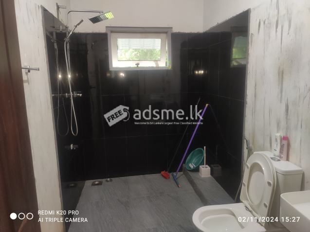 මිලේනියමි සිටියට මිටර් 900M පර්චස් 15 ඉඩම සමග තටිටු 3 නිවස ඉක්මණට විකිණිමට  අමතන්න 0764267657