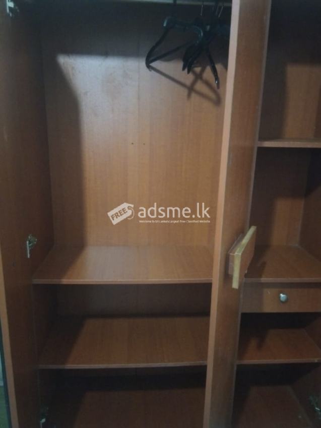 පාවිච්චි කල අල්මාරිය විකිණීමට