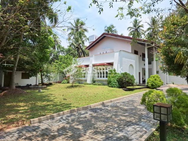 Solidly Built Two-Storey House for Sale in Katana