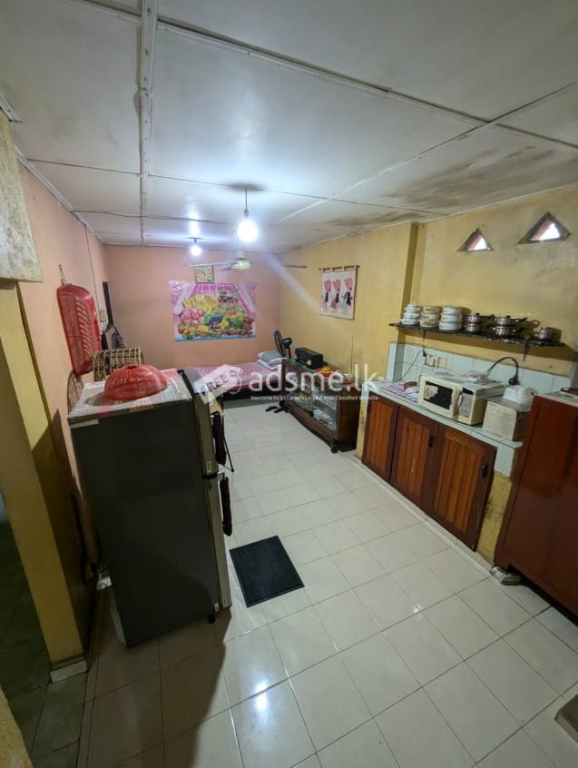 House For Rent / නිවසක් බදු දිමට ඇත