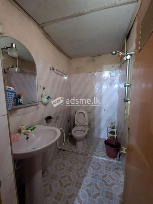 House For Rent / නිවසක් බදු දිමට ඇත