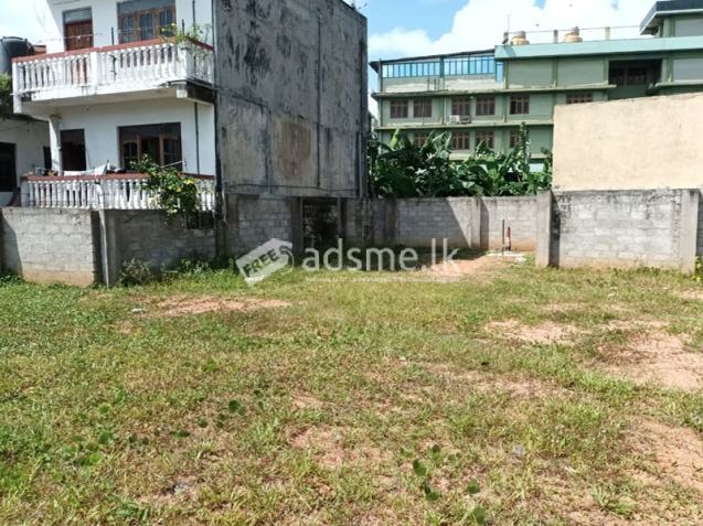 Prime Property for Sale at Peliyagoda, along Negombo Road.