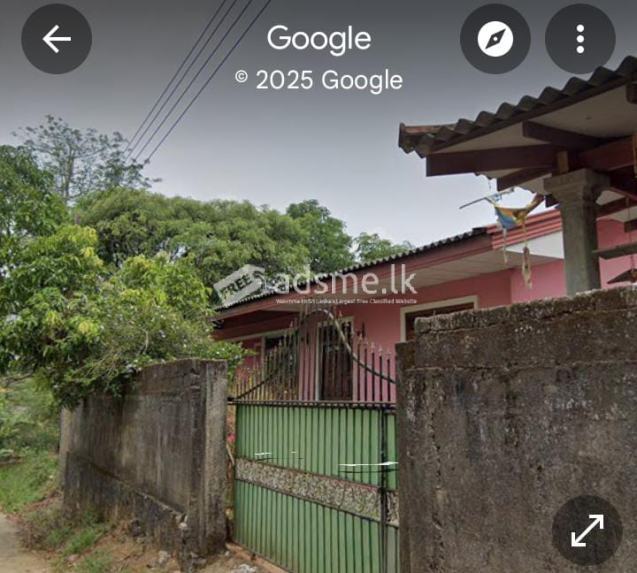 ගම්පහ දිස්ත්‍රික්කයේ කිරිඳිවැල නගරාසන්නයෙන් අංගසම්පූර්ණ නිවසක් විකිණීමට ඇත
