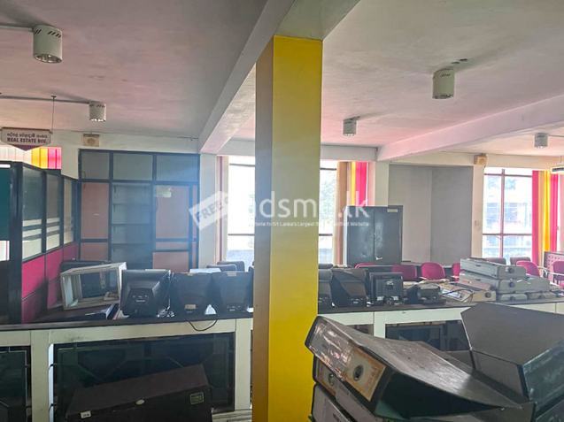 Prime Commercial Building For Sale Nugegoda – High Level Road.