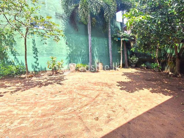 Land with Basic House for Sale - Samagi Mawatha, Thalahene, Malabe.