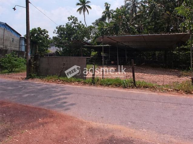 Semi Commercial Property for Urgent Sale in Rathupaswala, Belummahara.