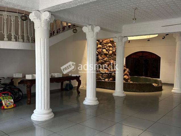 Three Storey House For Sale in Colombo 13.