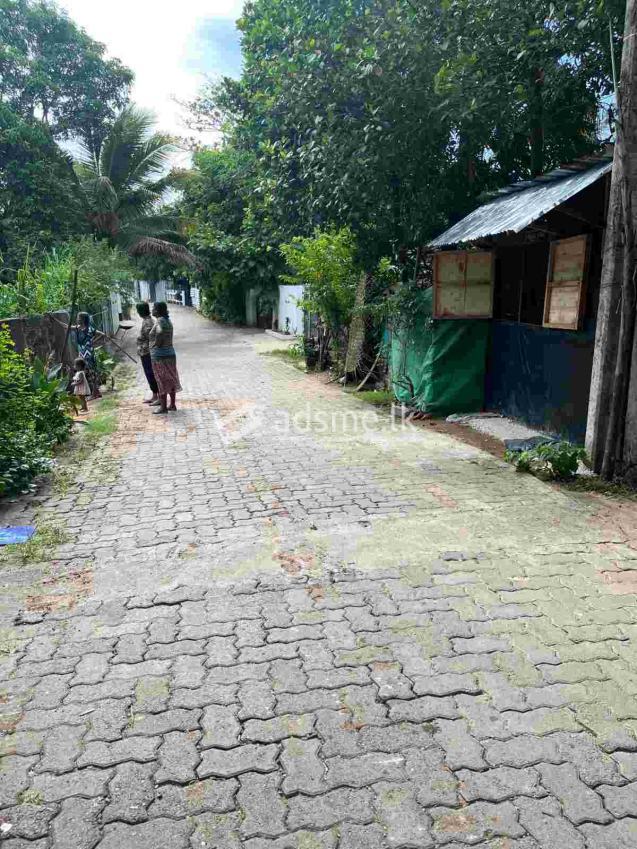 පර්චස් 18ක ඉඩමක් විකිණීමට – සංඝරාජ මාවත, කිරිබත්ගොඩ,වත්‍තල
