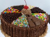 Chocolate Candy Cake