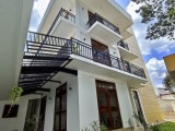 Luxury 6 Bedroom House for Sale in Thalawathugoda