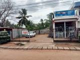 ගොඩනැගිල්ලක් සහිත බිම් කොටසක් විකිණීමට - තලාව